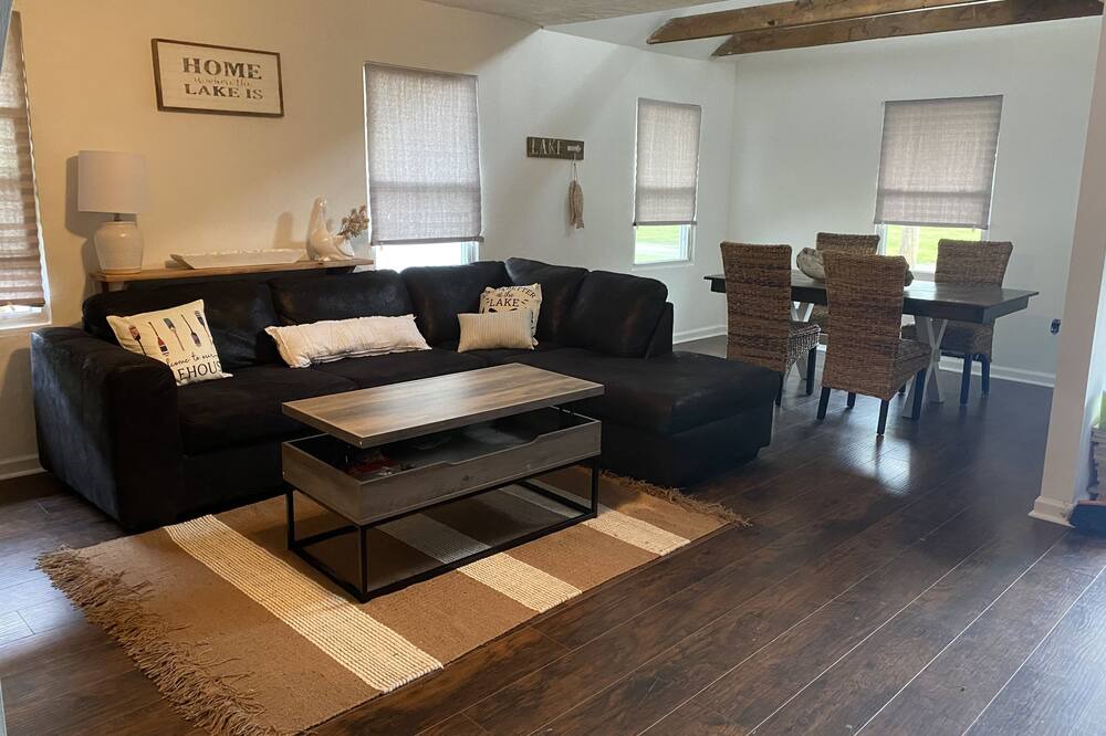 Photo of Livingroom in Buckeye Lake