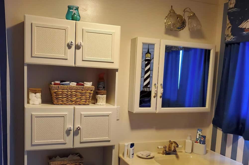 Photo of Bathroom in Evart