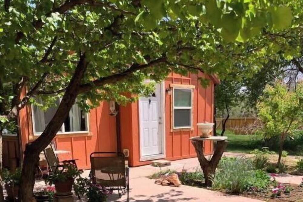 Photo of Outdoor in Cane Beds