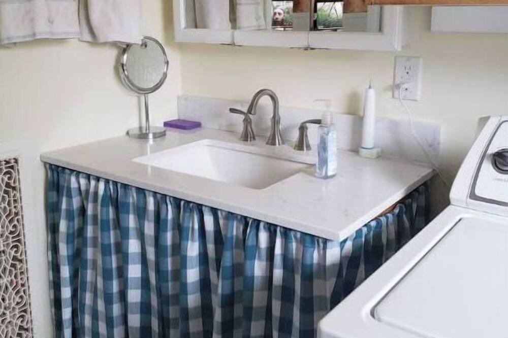 Photo of Bathroom in Cane Beds
