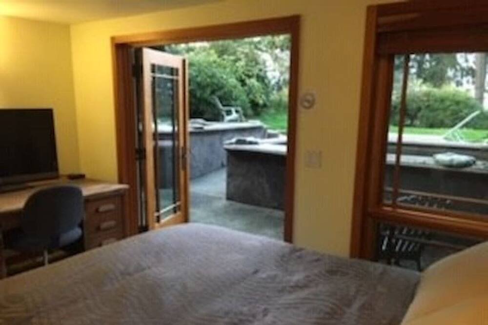 Photo of Bedroom in Seattle Metro Area