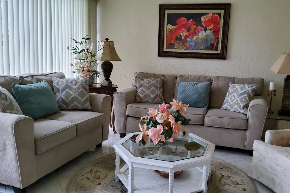 Photo of Livingroom in The Meadows