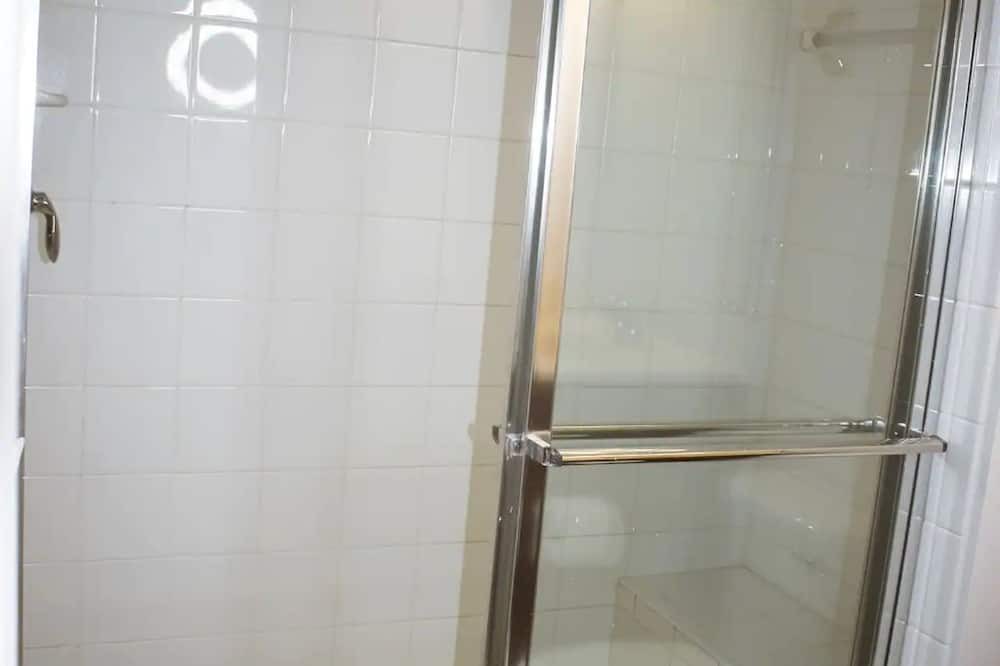 Photo of Bathroom in West Gate