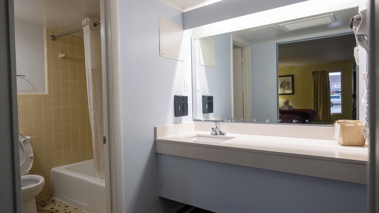 Photo of Bathroom in Manteo