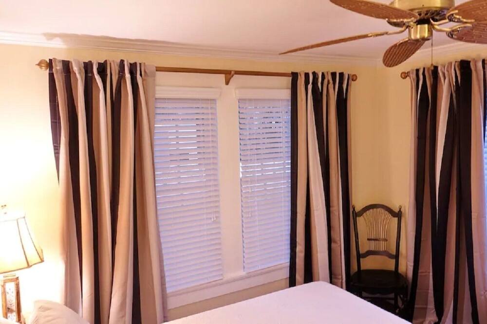 Photo of Bedroom in Historic District