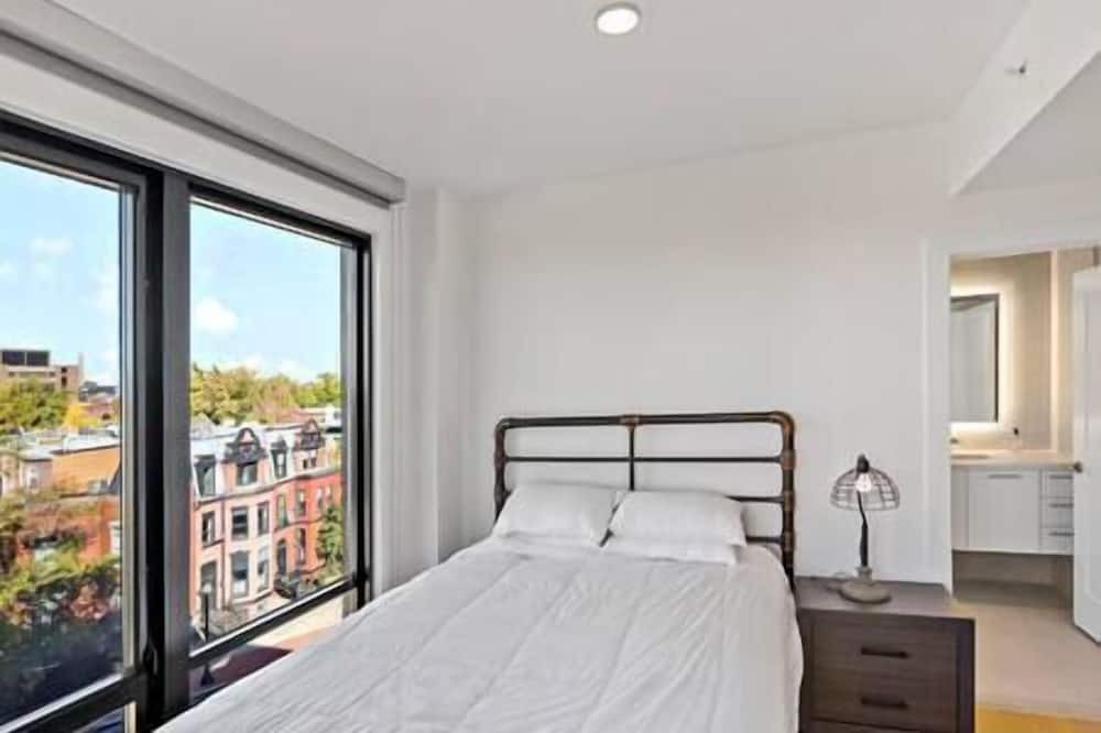 Photo of Bedroom in Shaw