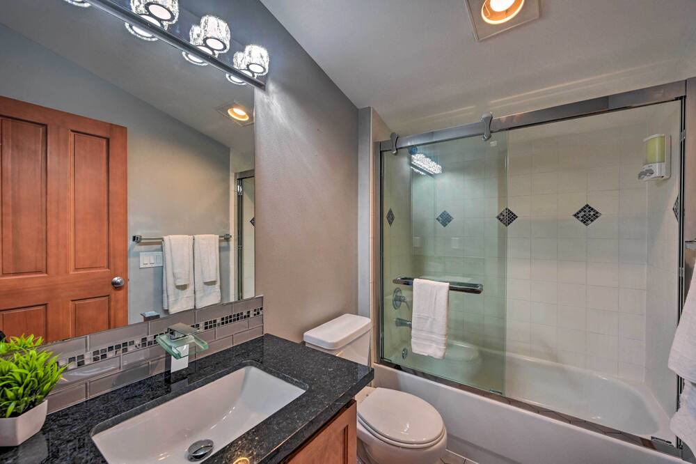 Photo of Bathroom in Green Lake