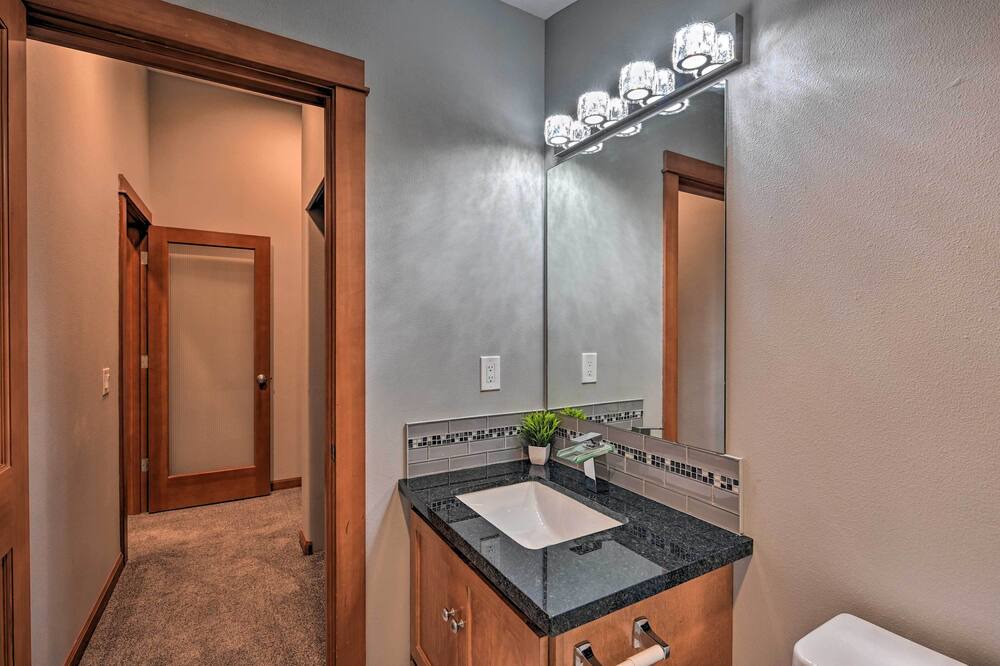 Photo of Bathroom in Green Lake