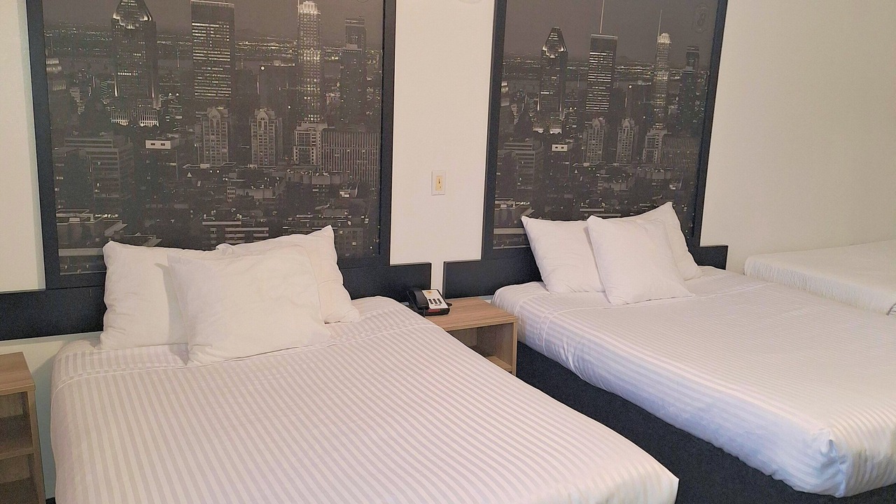 Photo of Bedroom in Cote-Des-Neiges—Notre-Dame-De-Grace