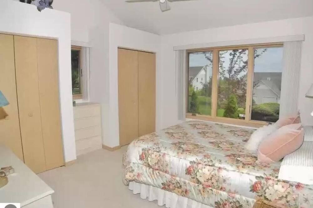 Photo of Bedroom in Suttons Bay