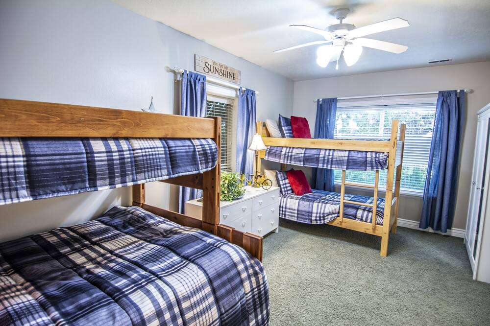 Photo of Bedroom in Pleasant Grove