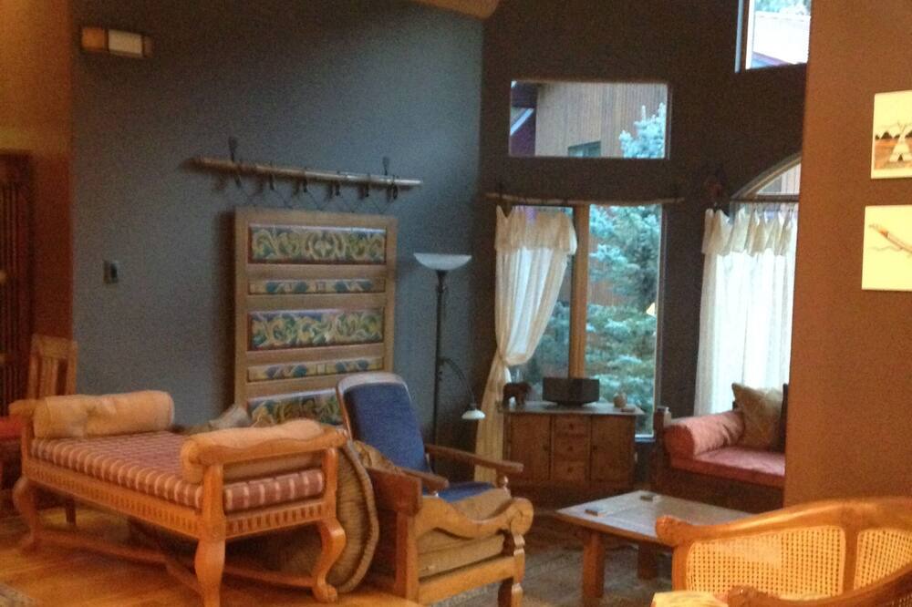 Photo of Livingroom in Fernie