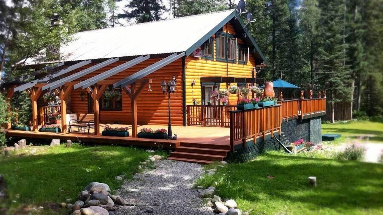 Photo of Buildings in Mount Robson