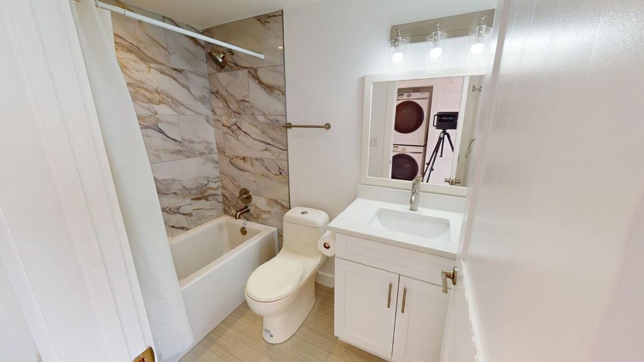 Photo of Bathroom in Brightwood Park