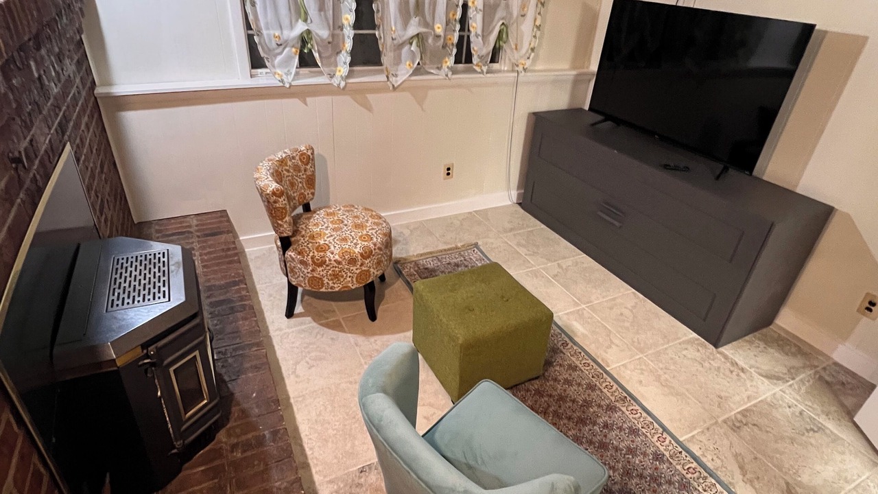 Photo of Livingroom in Oxon Hill-Glassmanor