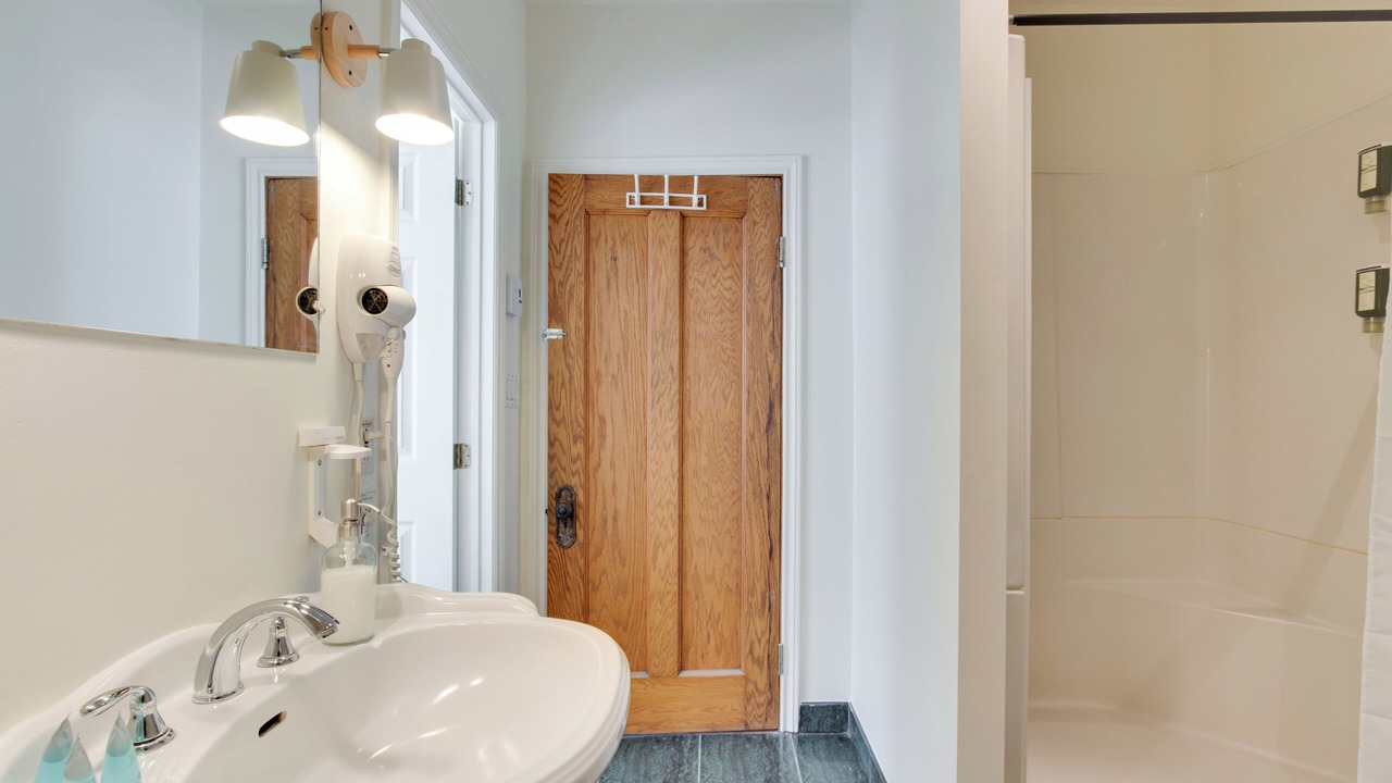 Photo of Bathroom in Latin Quarter