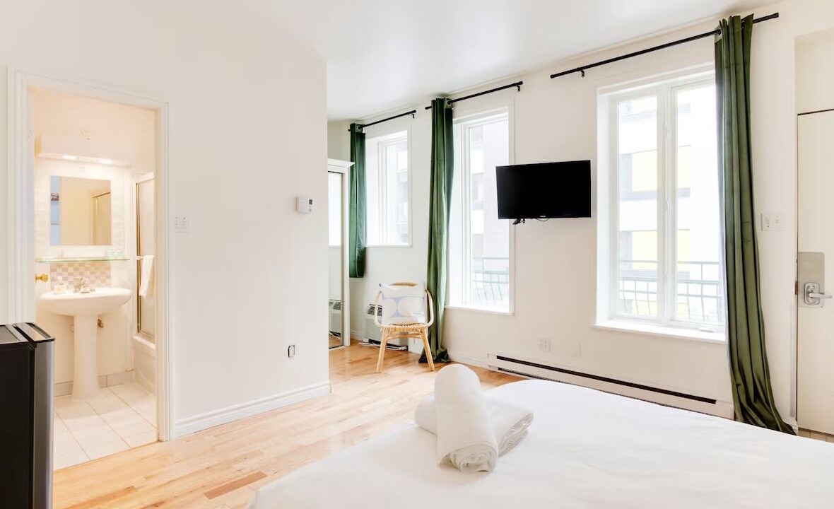 Photo of Bedroom in Latin Quarter