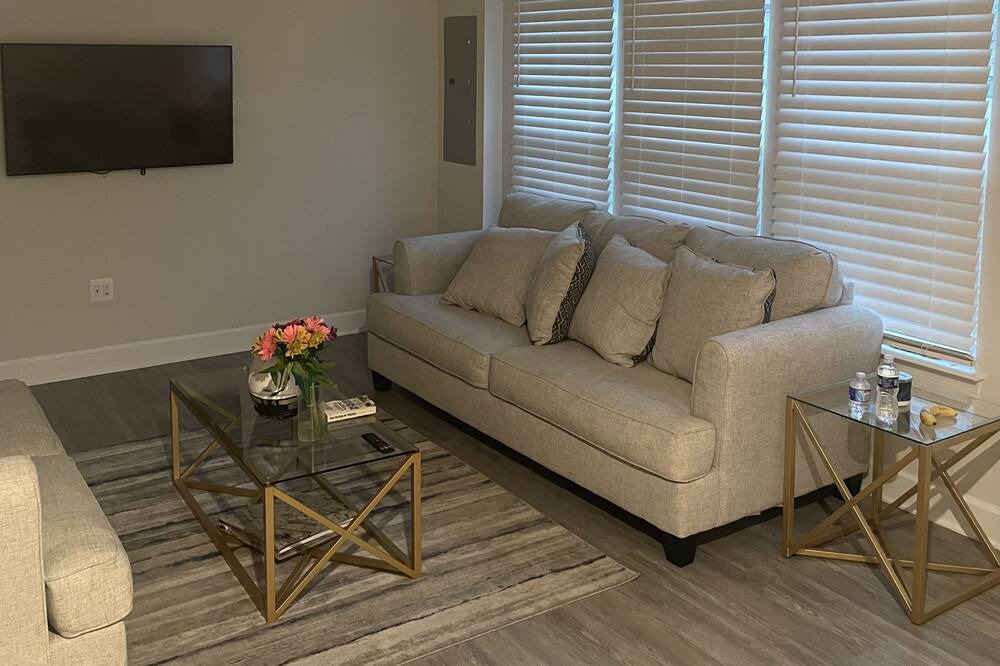 Photo of Livingroom in Lake Arbor