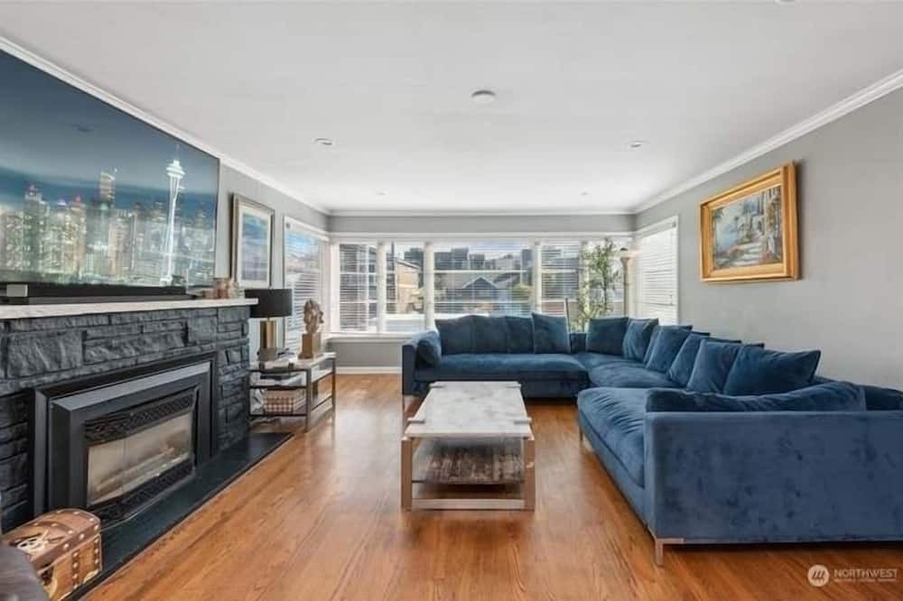 Photo of Livingroom in Alki
