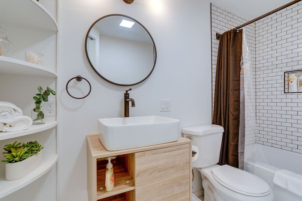 Photo of Bathroom in Inglewood-Finn Hill