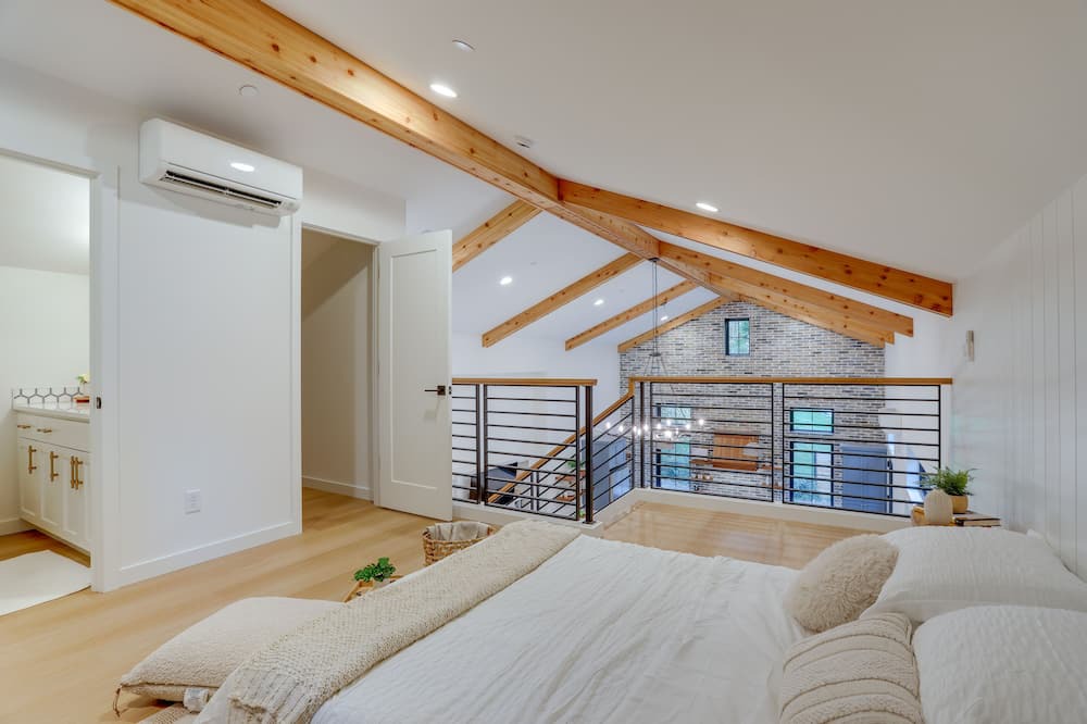 Photo of Bedroom in Inglewood-Finn Hill