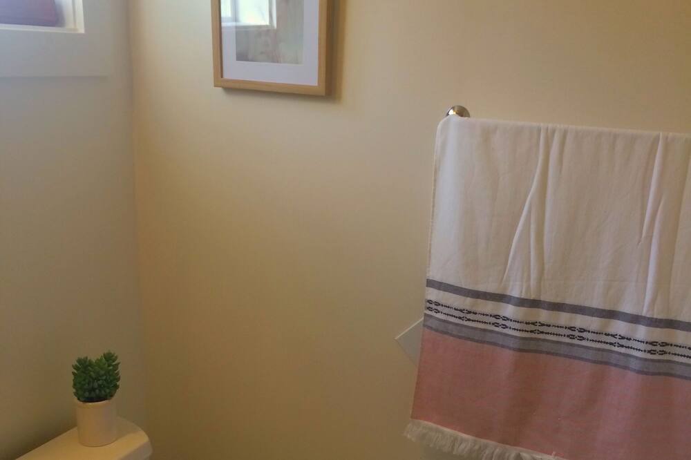 Photo of Bathroom in North City