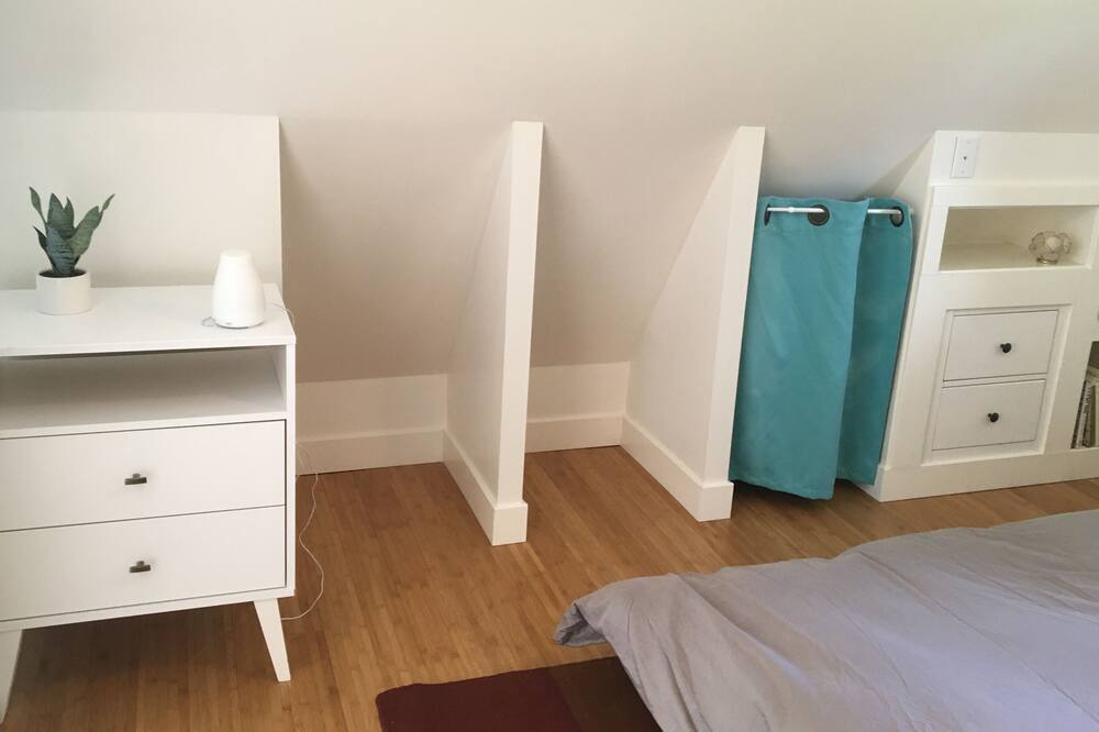 Photo of Bedroom in North City