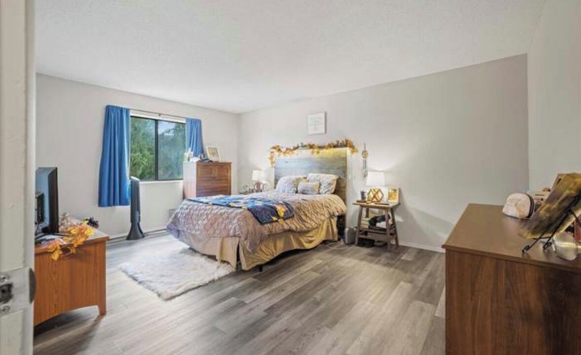 Photo of Bedroom in Summit Station