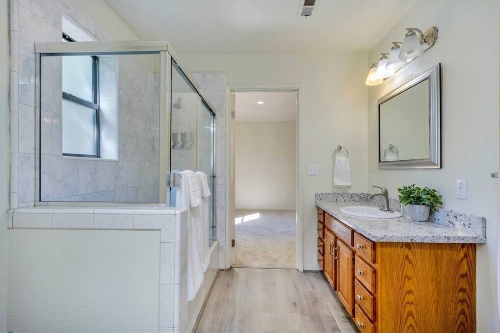Photo of Bathroom in Kelseyville