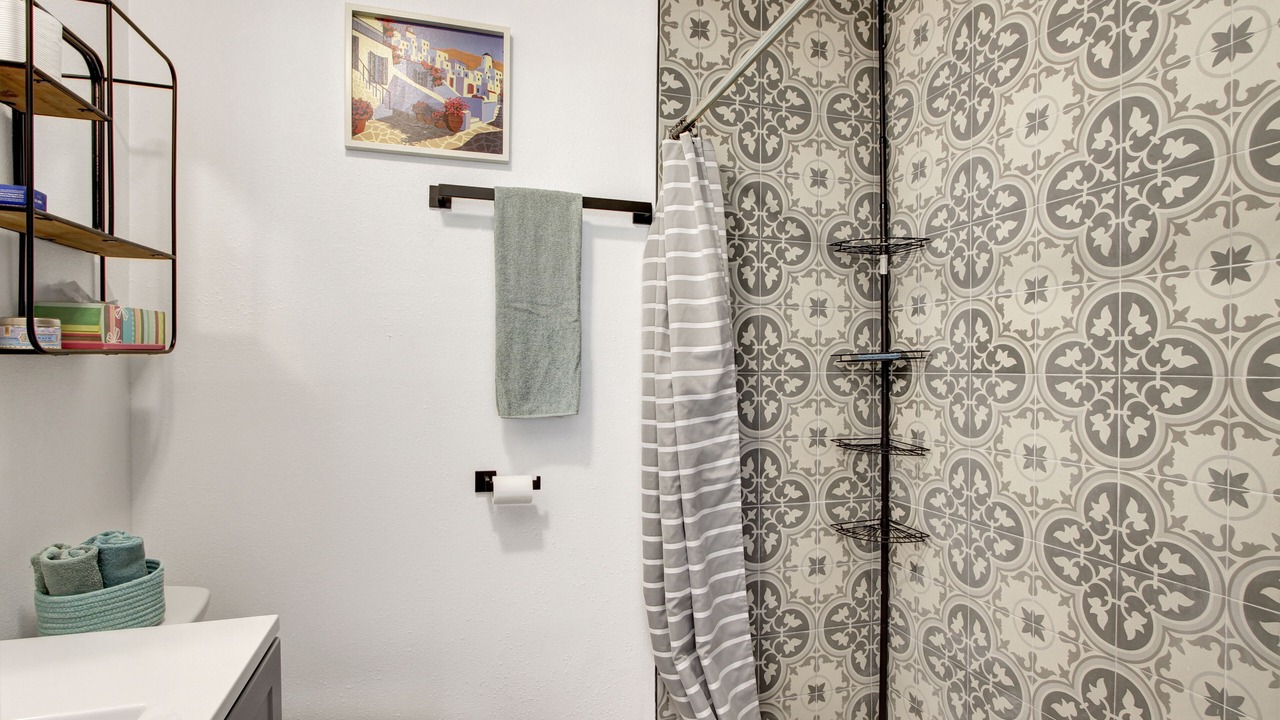 Photo of Bathroom in Bunker Oaks