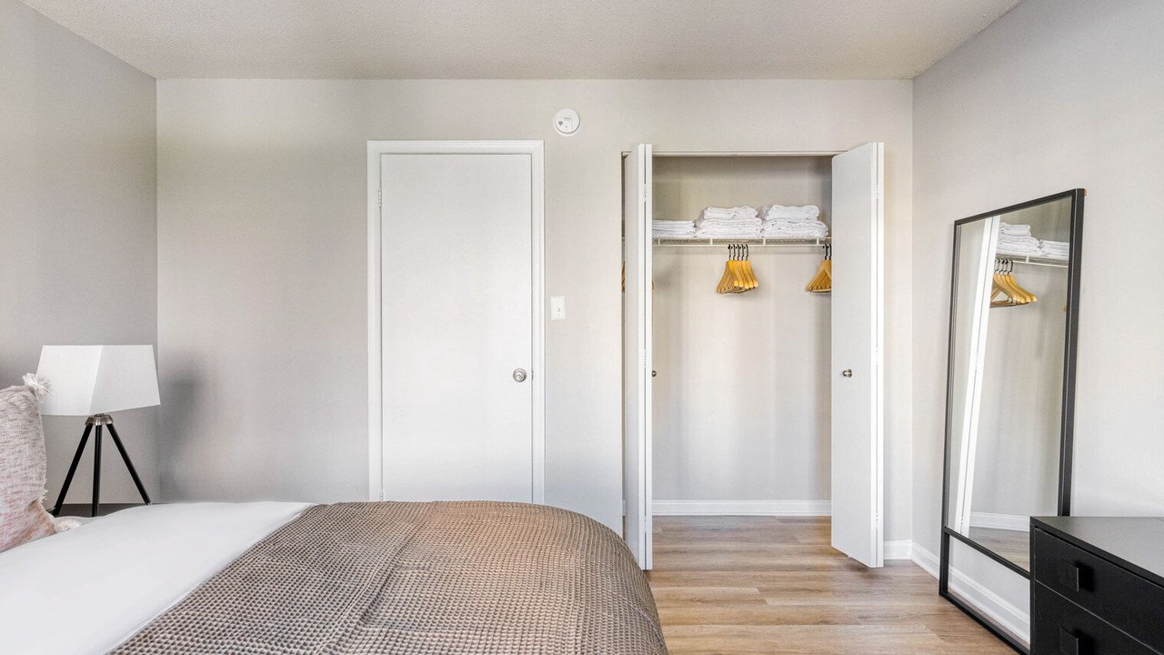 Photo of Bedroom in Crystal City