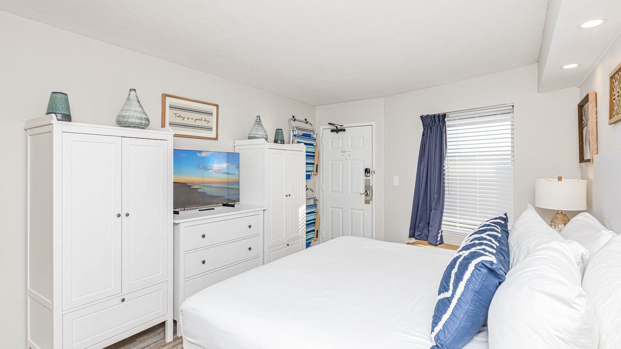 Photo of Bedroom in Arcadian Shores