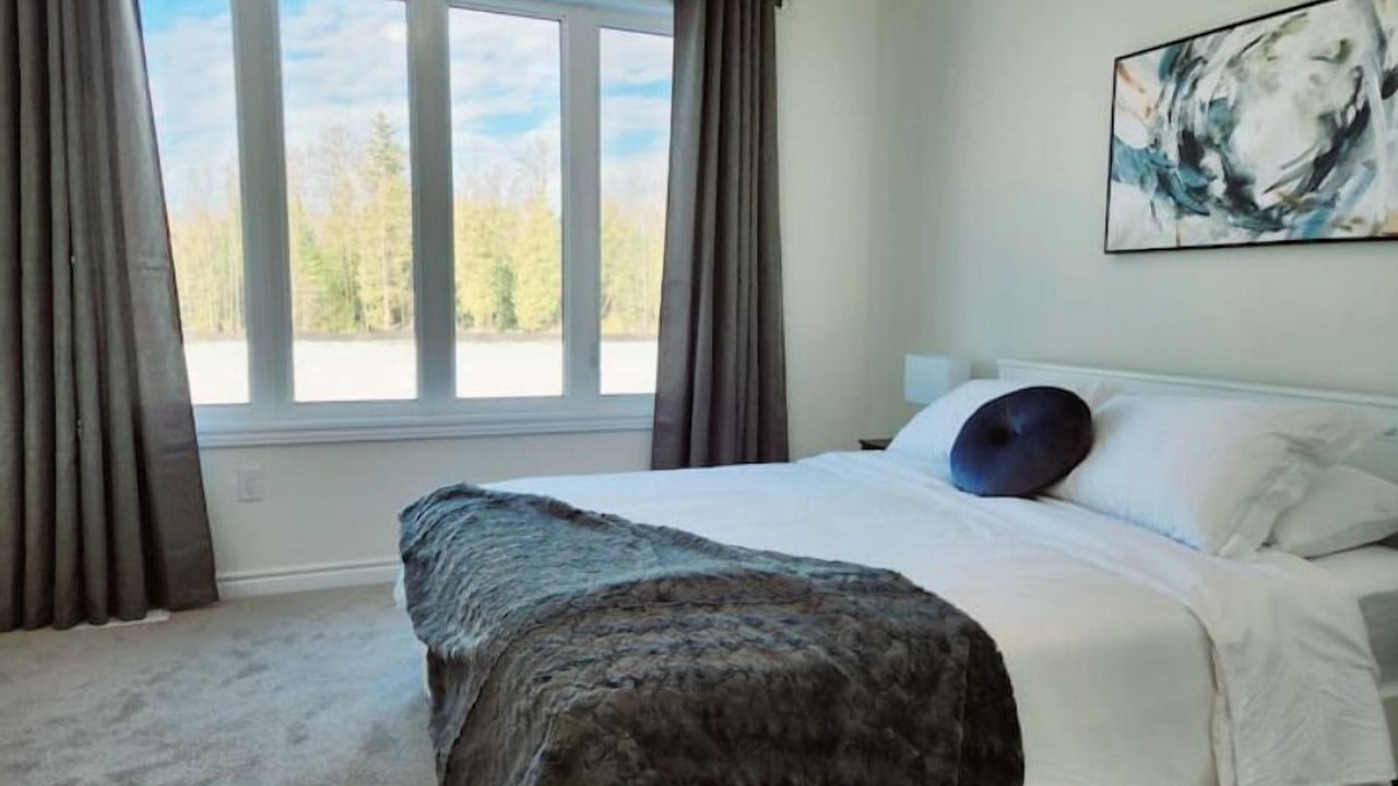 Photo of Bedroom in Wasaga Beach