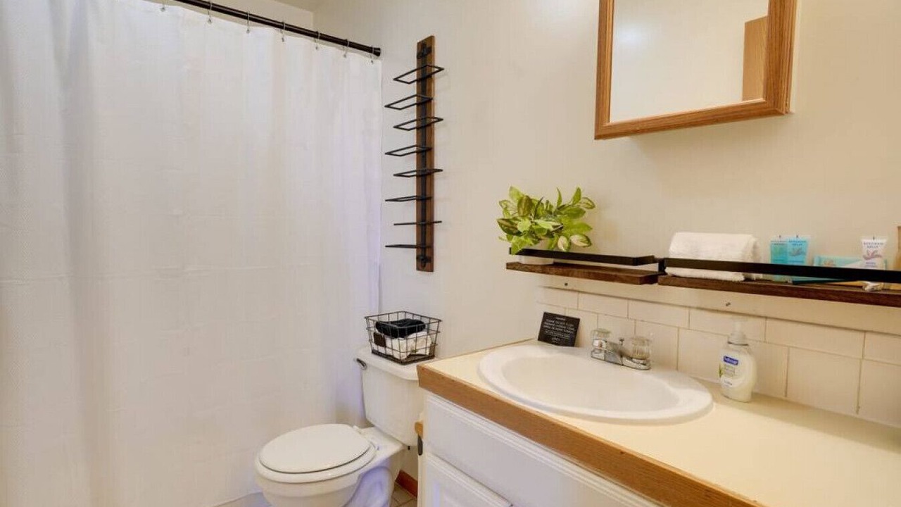 Photo of Bathroom in Newark