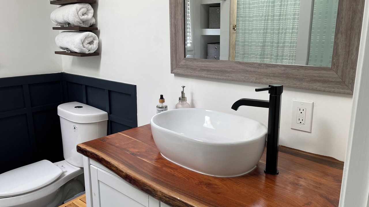 Photo of Bathroom in Arundel on the Bay