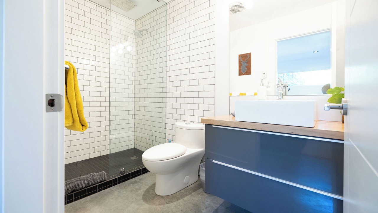 Photo of Bathroom in Tonquin Beach