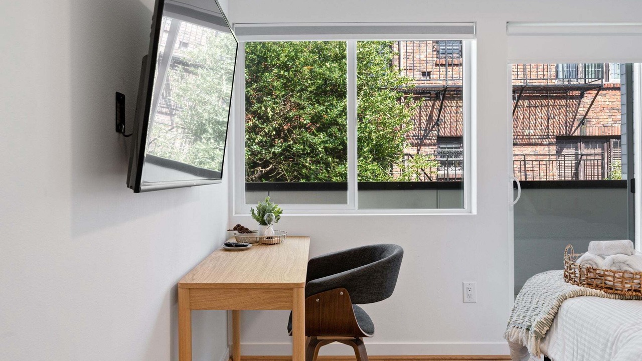 Photo of Bedroom in Broadway