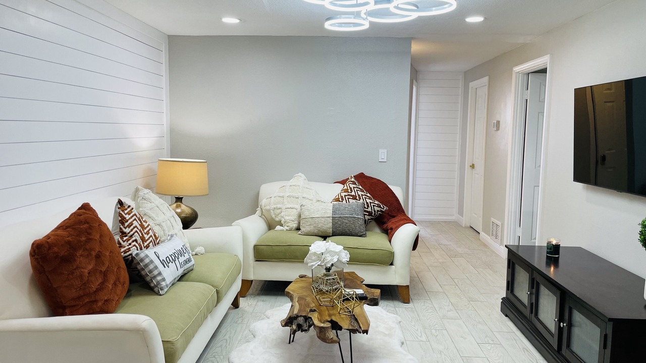 Photo of Livingroom in South Gate Ridge