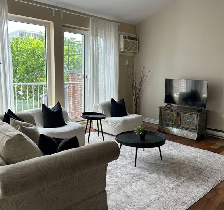 Photo of Livingroom in Golden Square Mile