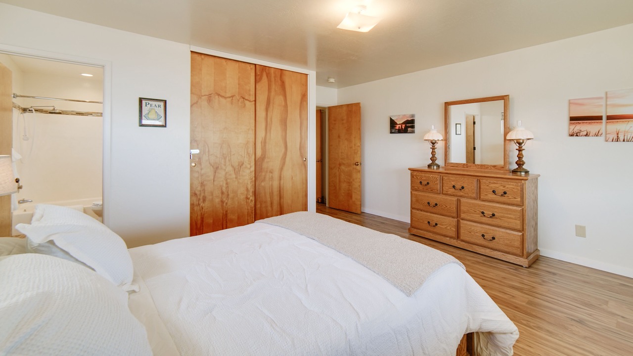 Photo of Bedroom in Lakeport