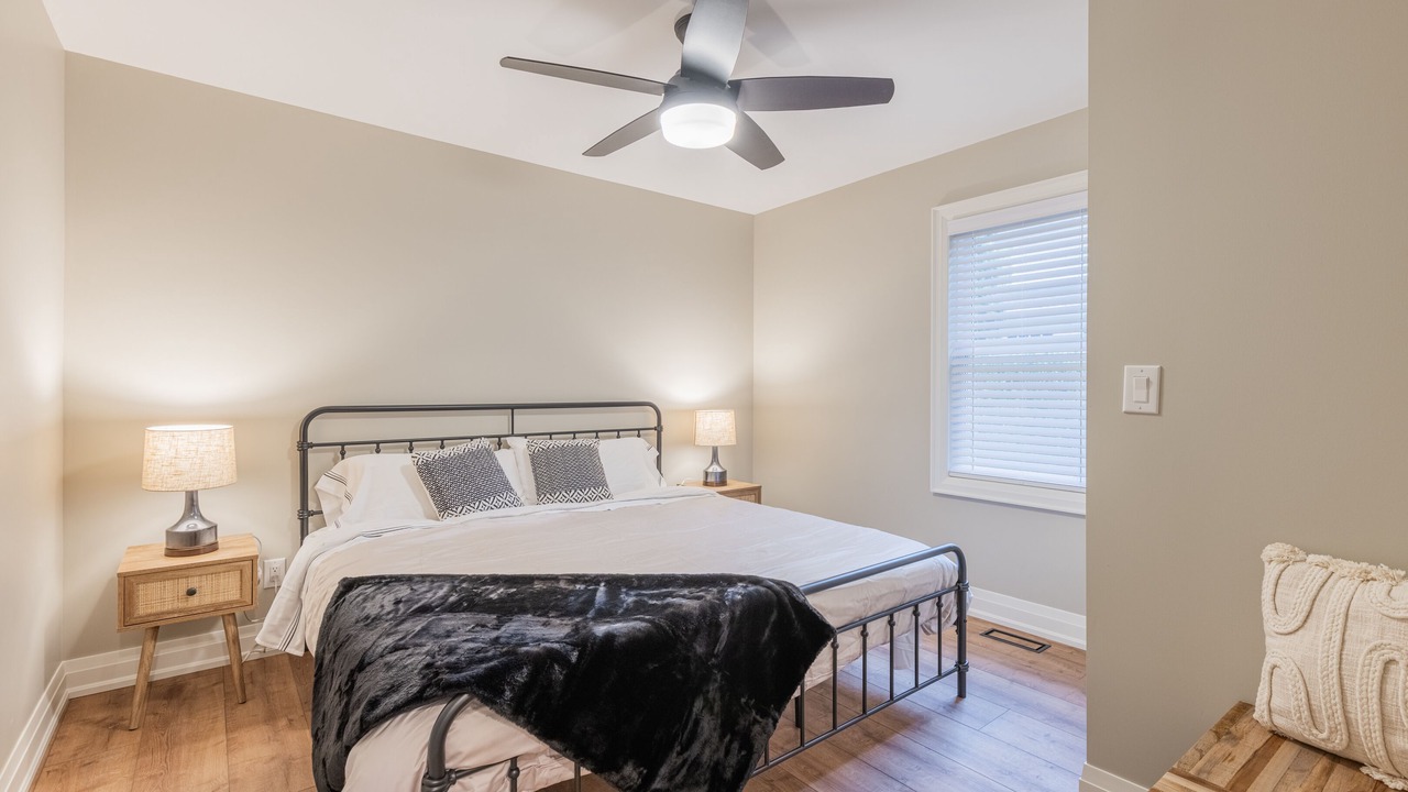 Photo of Bedroom in Port Dalhousie