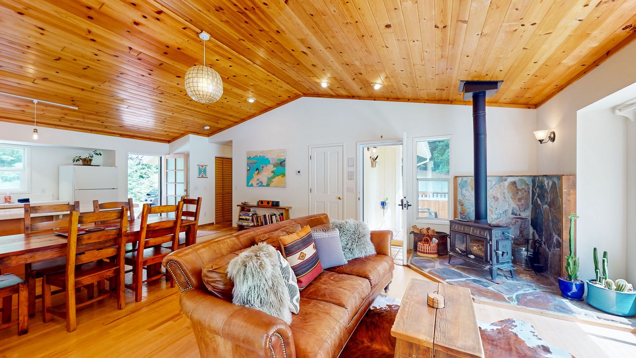 Photo of Livingroom in Little River