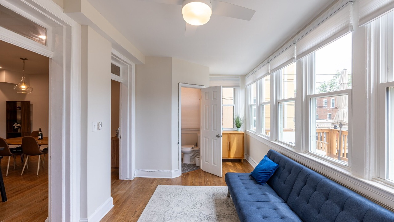 Photo of Livingroom in Petworth