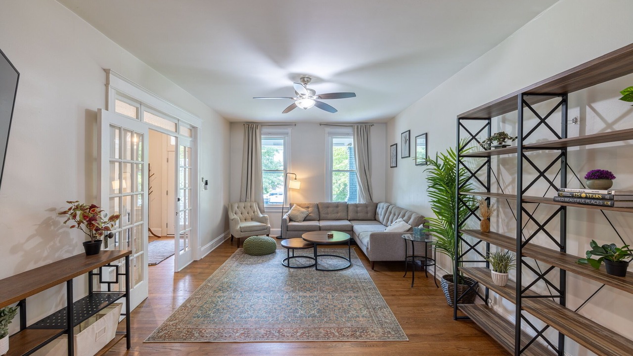 Photo of Livingroom in Petworth