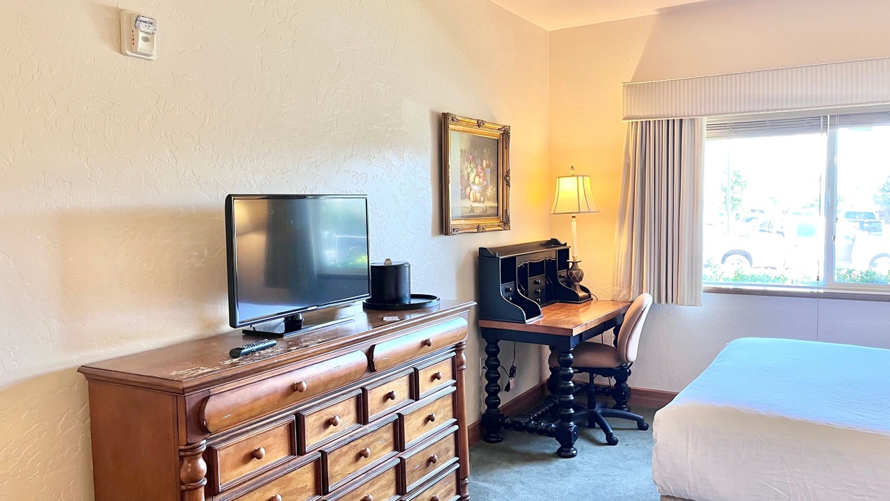 Photo of Bedroom in Midway