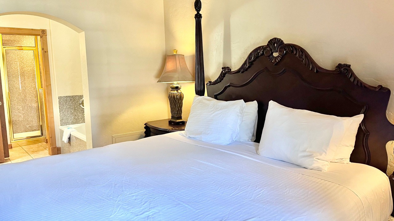 Photo of Bedroom in Midway