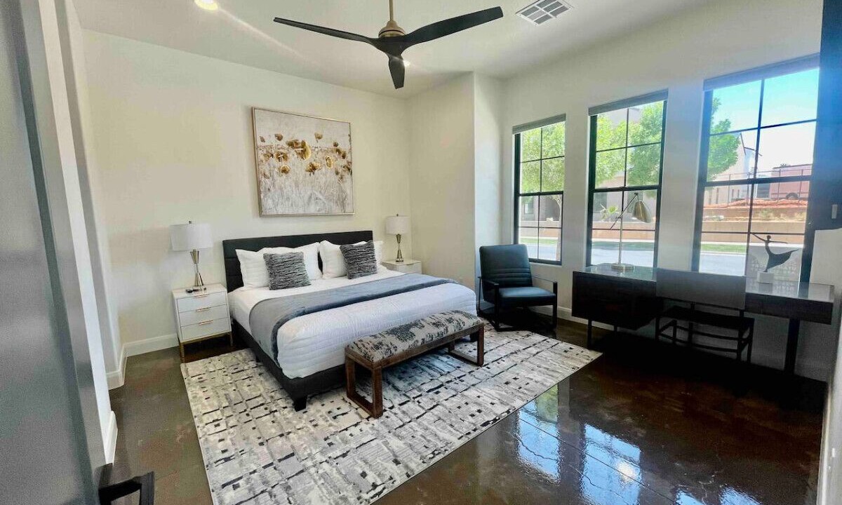Photo of Bedroom in Hurricane