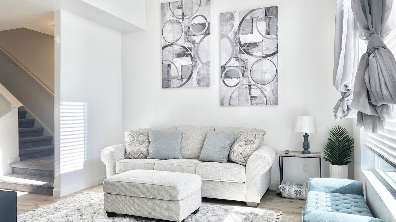 Photo of Livingroom in Midvale