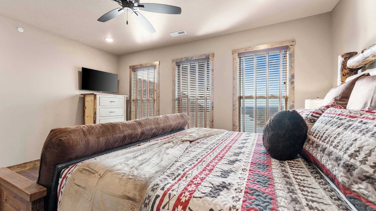 Photo of Bedroom in Kimberling City