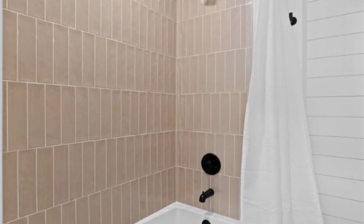 Photo of Bathroom in Cocoa Isles